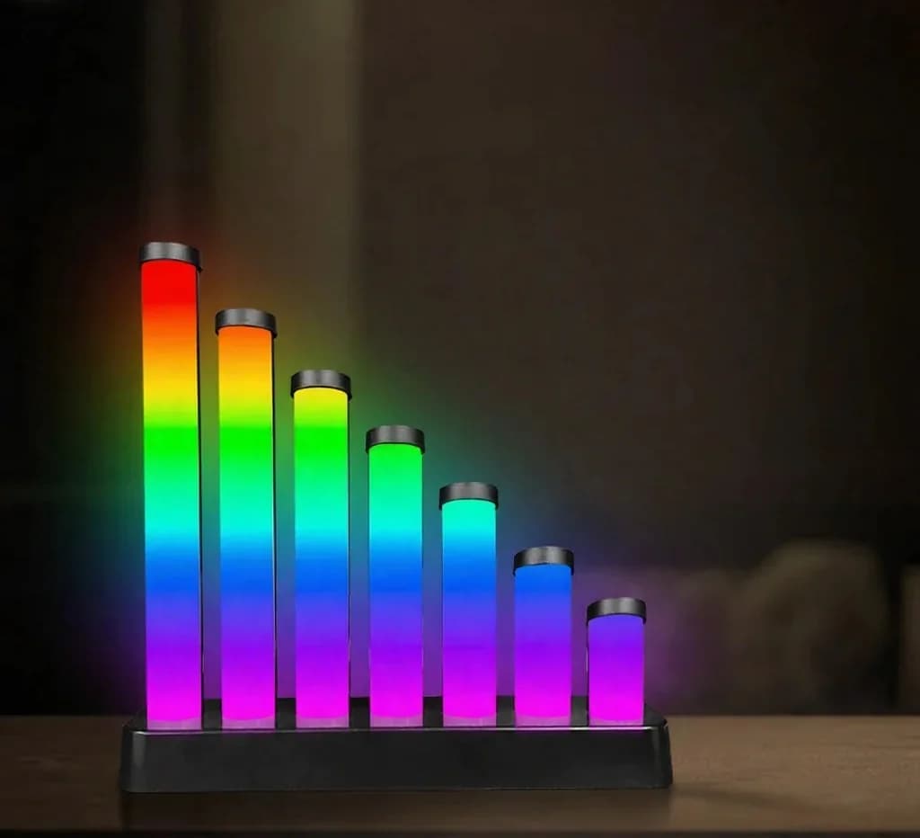 Lampe de bureau LED RGB réactive au son avec contrôle par application
